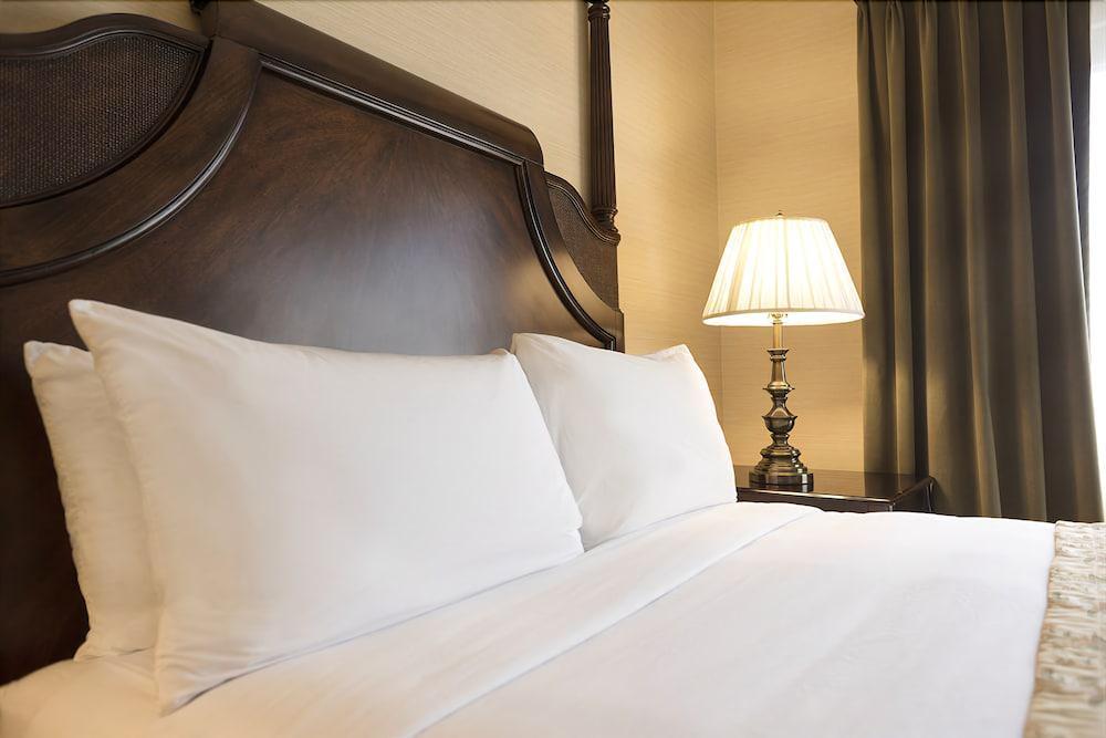 Azure Hotel&Suites Ontario Trademark Collection By Wyndham Exterior foto