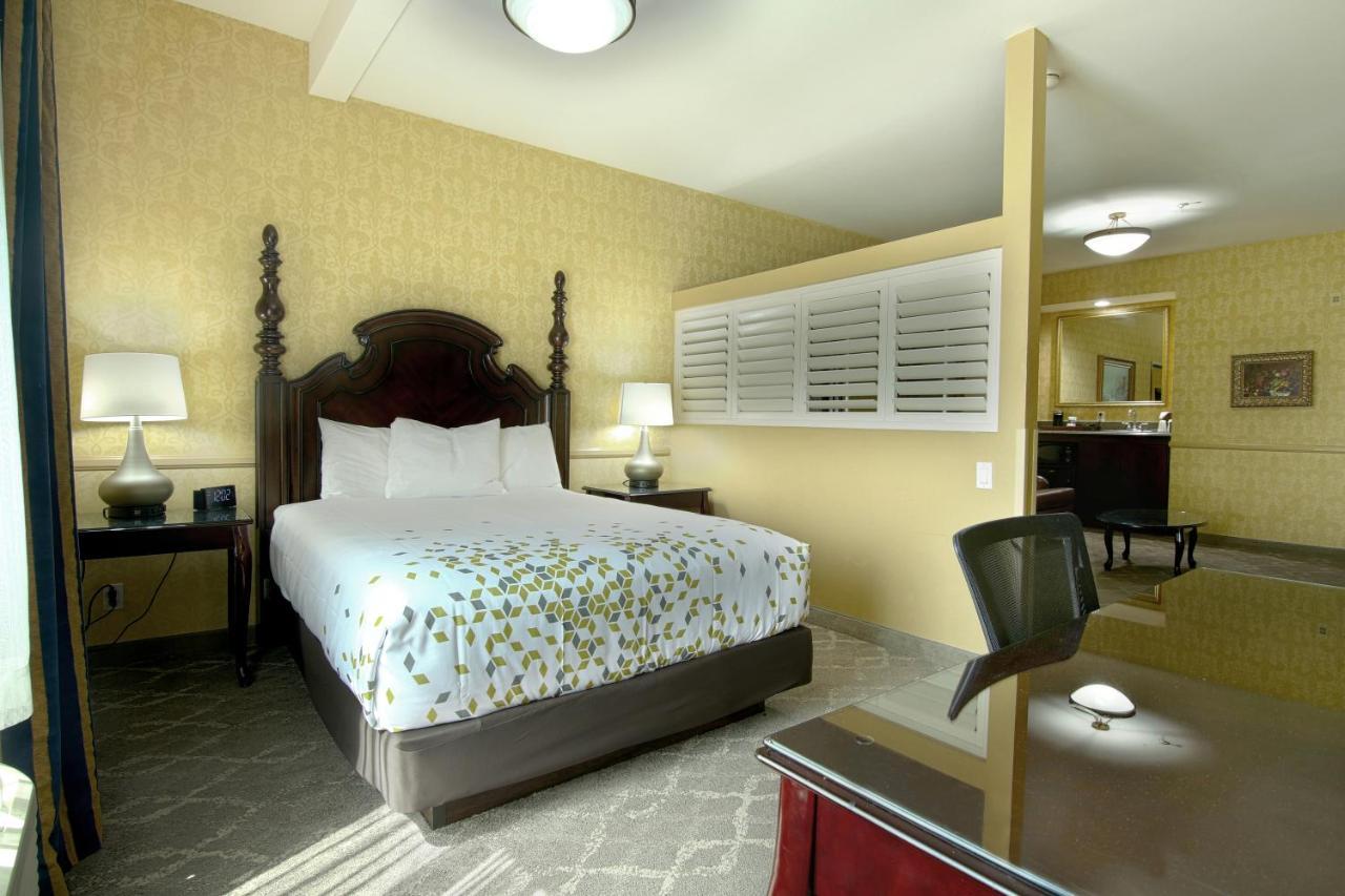 Azure Hotel&Suites Ontario Trademark Collection By Wyndham Exterior foto