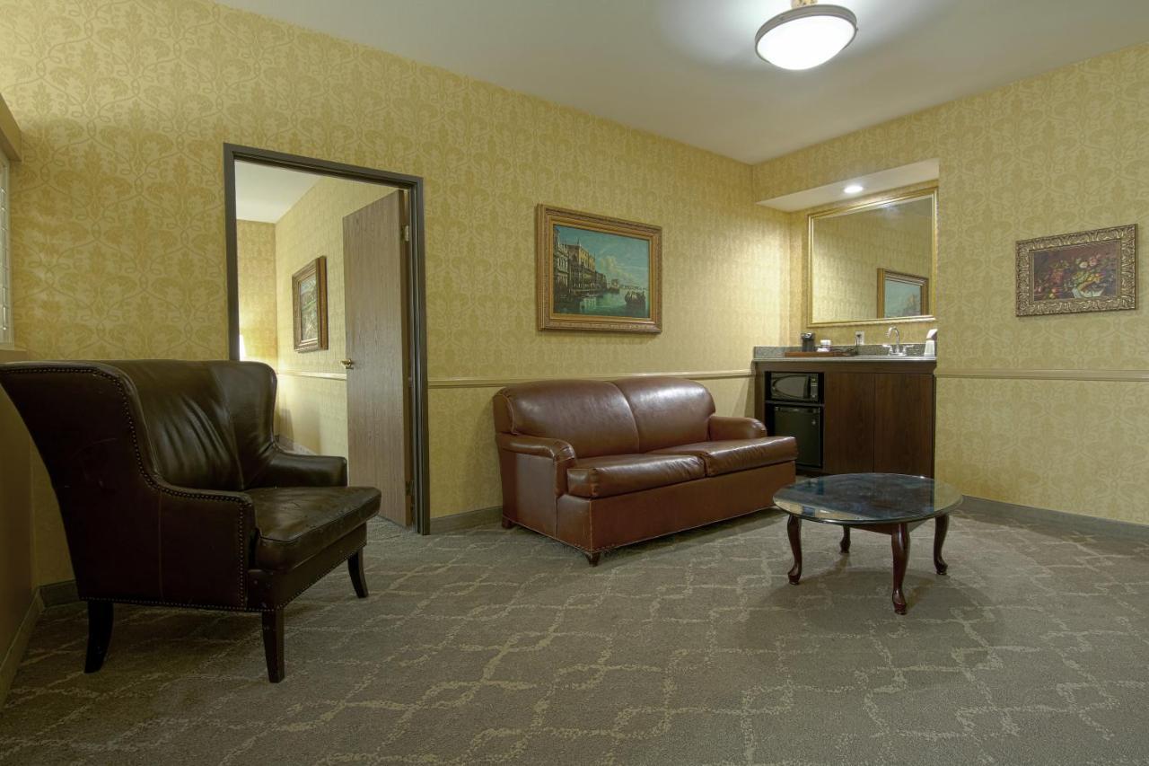 Azure Hotel&Suites Ontario Trademark Collection By Wyndham Exterior foto