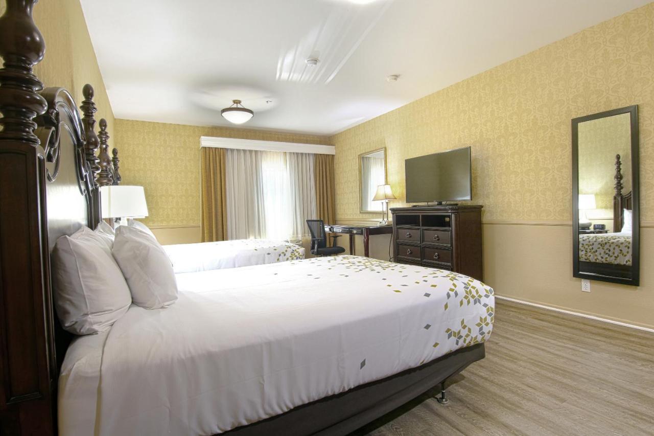 Azure Hotel&Suites Ontario Trademark Collection By Wyndham Exterior foto