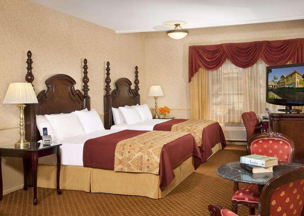 Azure Hotel&Suites Ontario Trademark Collection By Wyndham Exterior foto