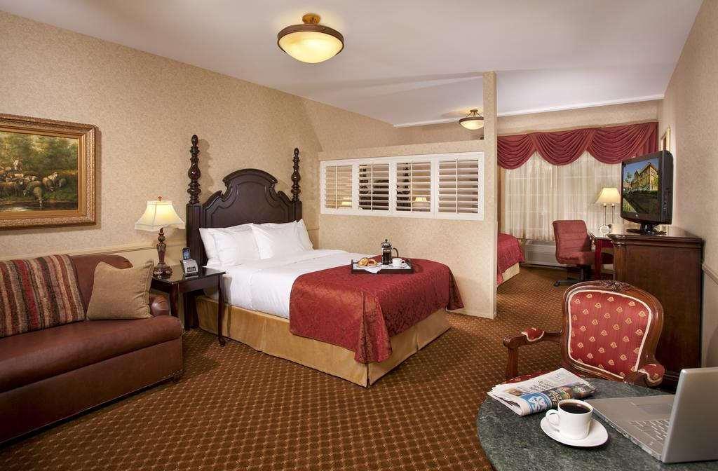 Azure Hotel&Suites Ontario Trademark Collection By Wyndham Exterior foto