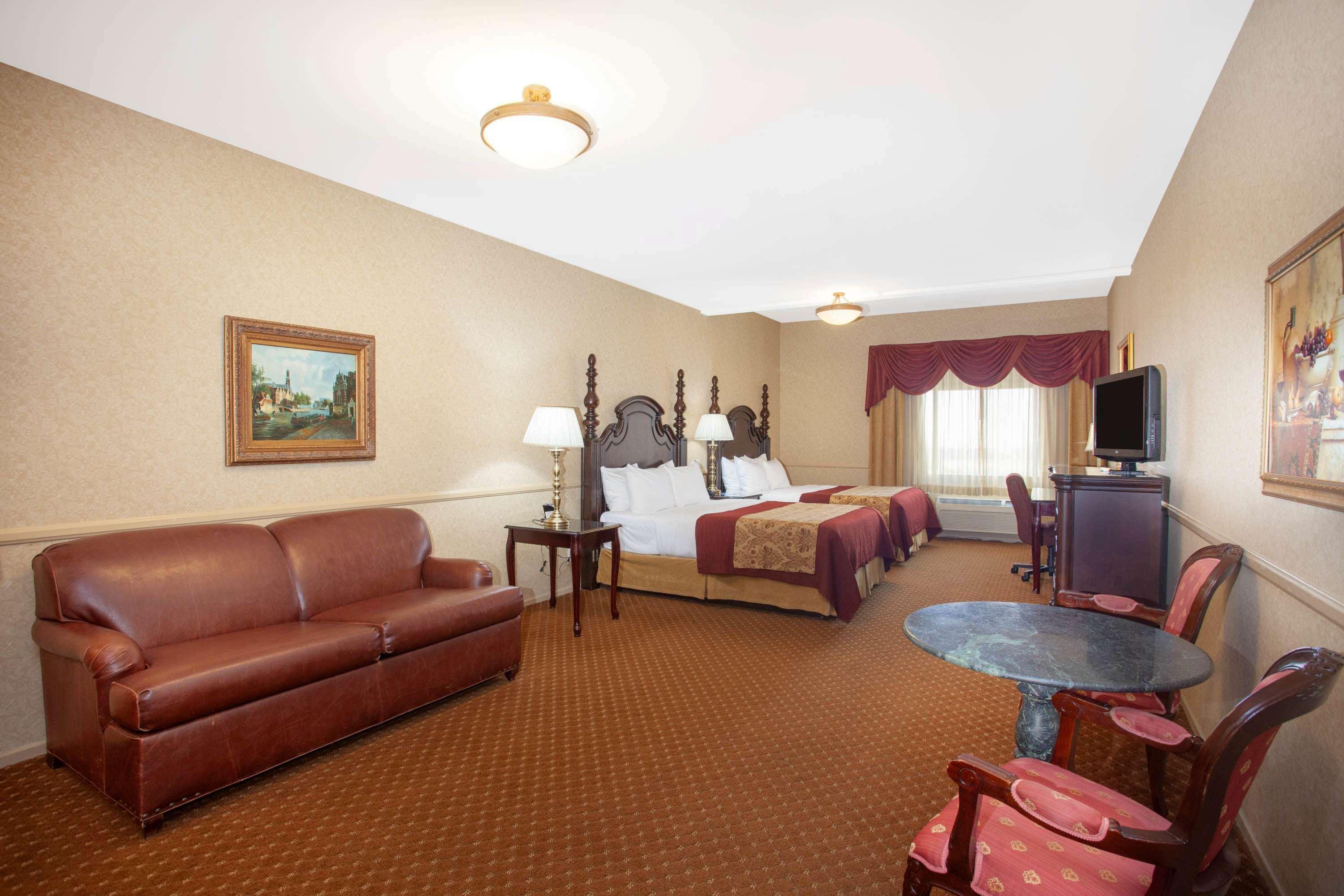 Azure Hotel&Suites Ontario Trademark Collection By Wyndham Exterior foto