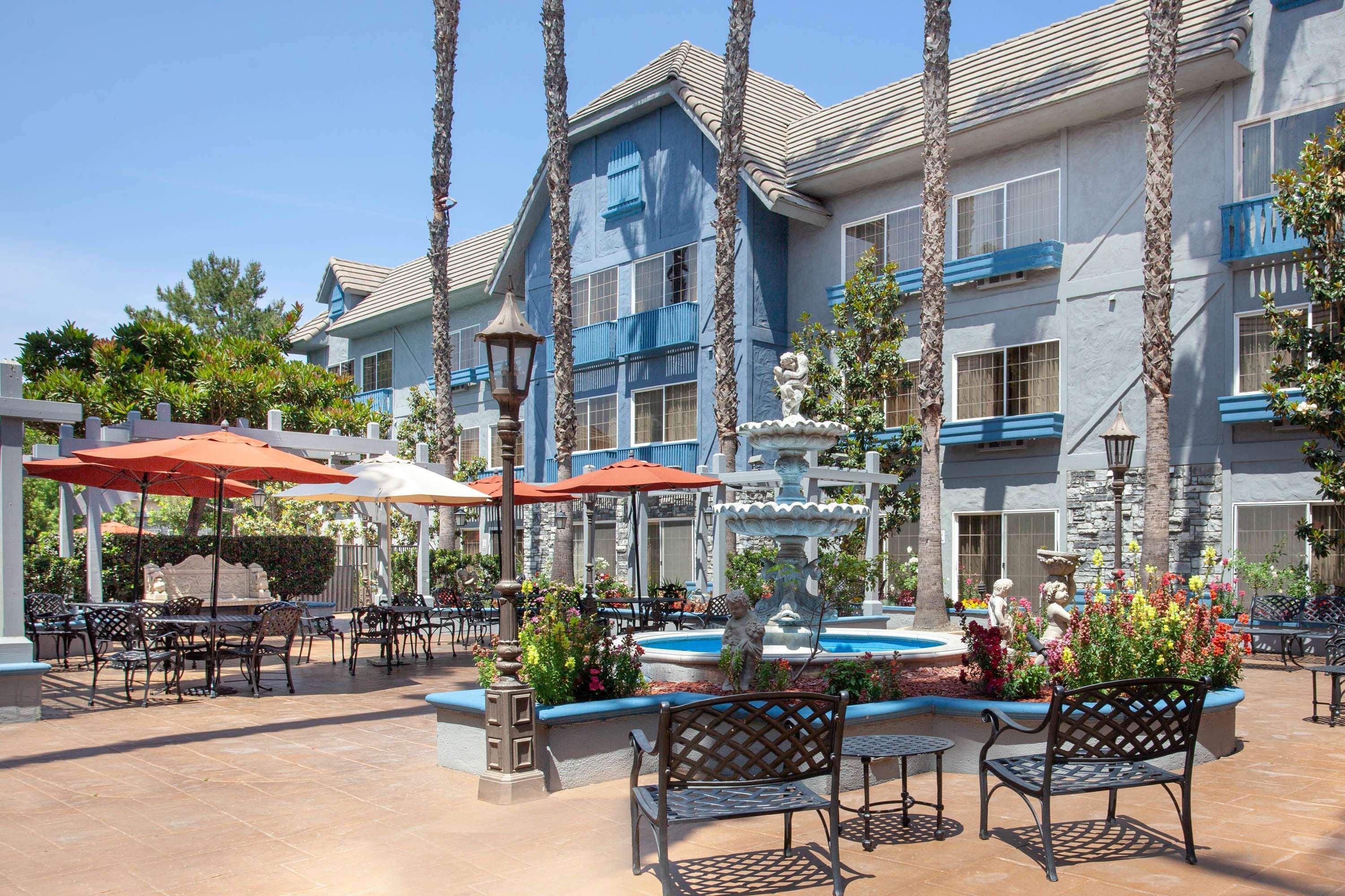 Azure Hotel&Suites Ontario Trademark Collection By Wyndham Exterior foto