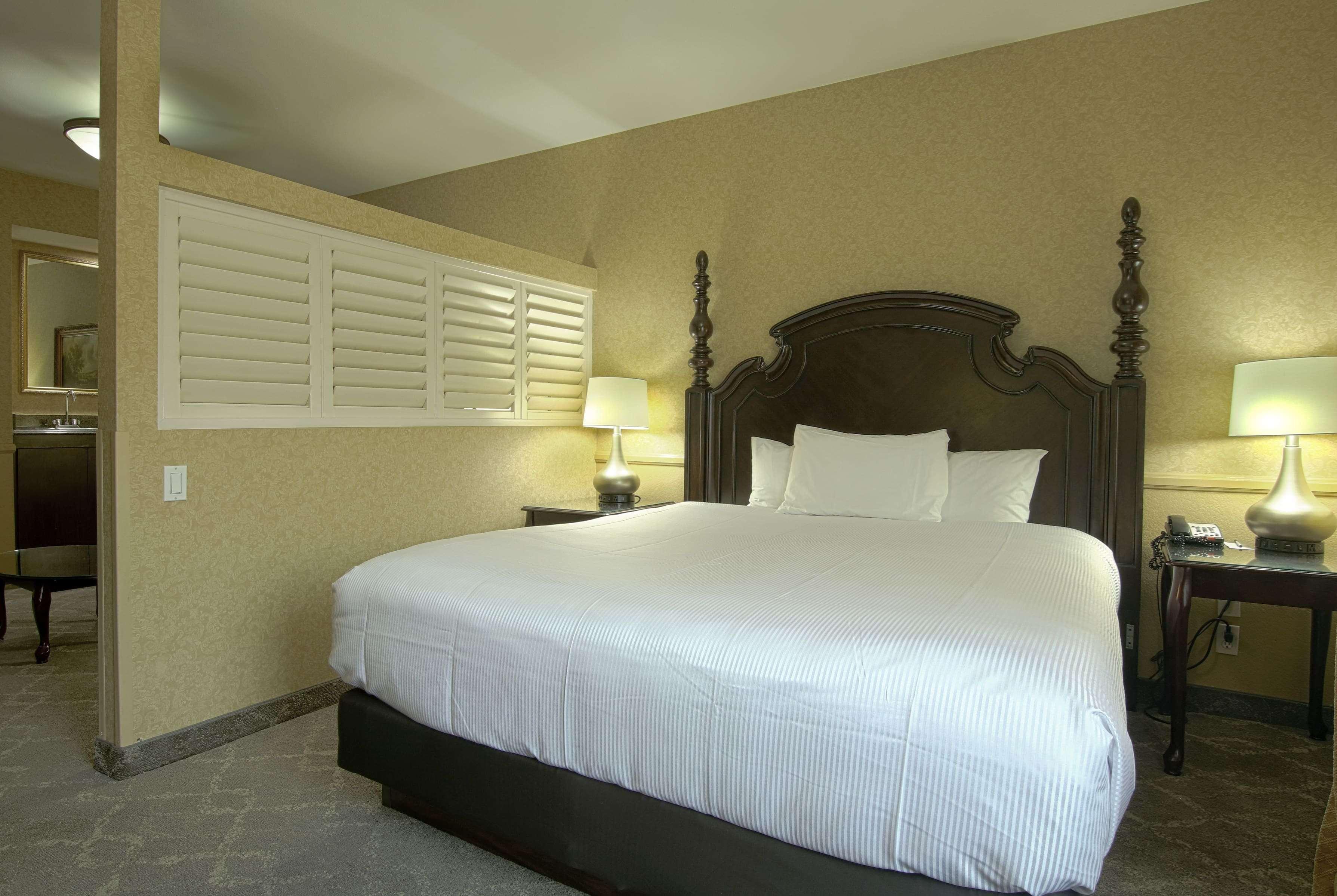 Azure Hotel&Suites Ontario Trademark Collection By Wyndham Exterior foto