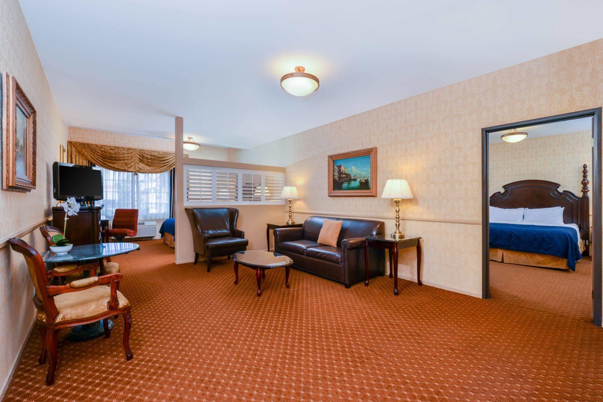 Azure Hotel&Suites Ontario Trademark Collection By Wyndham Exterior foto