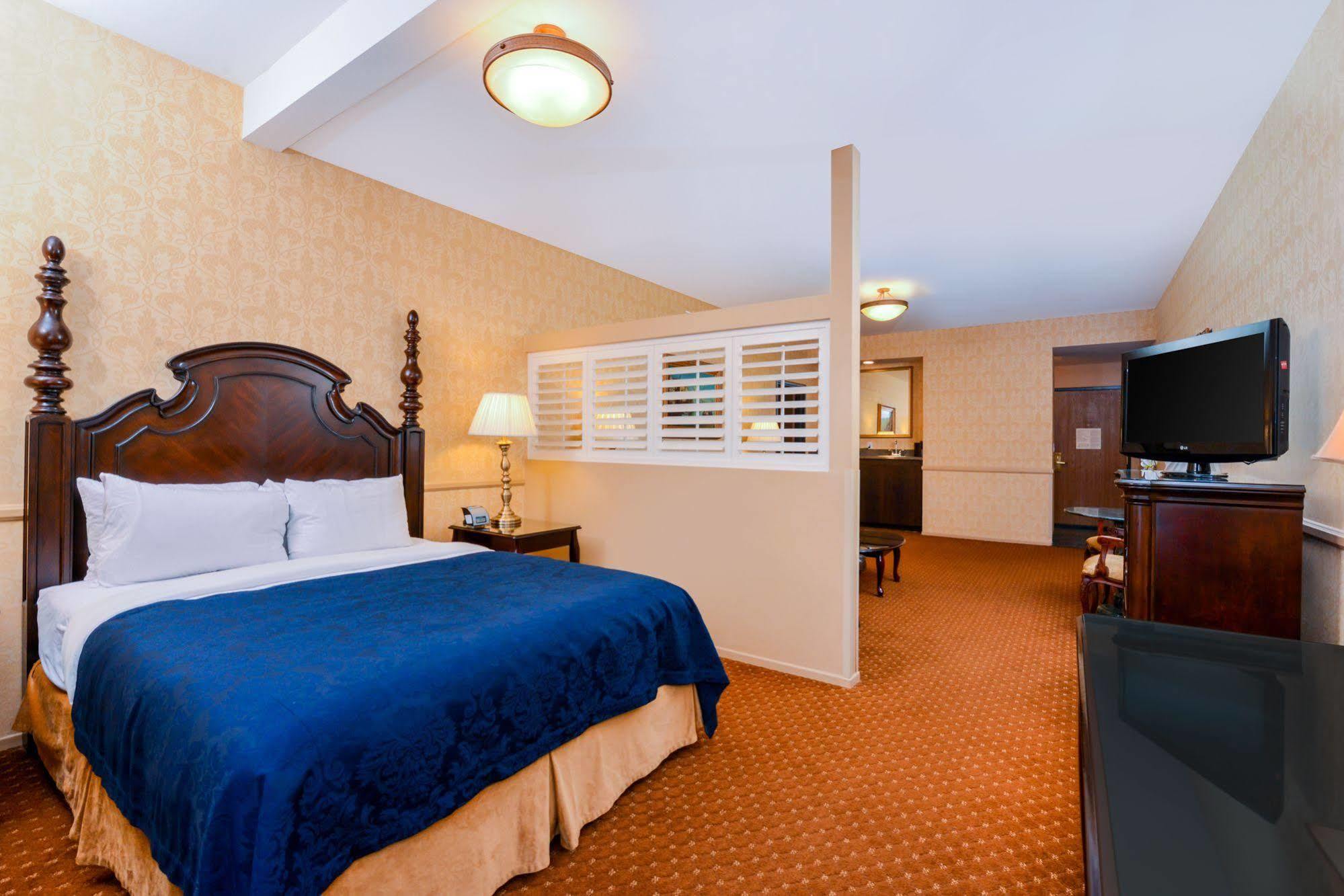 Azure Hotel&Suites Ontario Trademark Collection By Wyndham Exterior foto